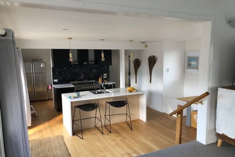 Photo of property in 98 Eskdale Road, Birkdale, Auckland, 0626