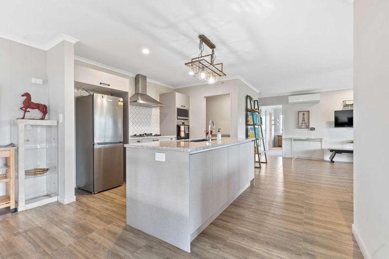 Photo of property in 42 Double Bay Road, Pyes Pa, Tauranga, 3112