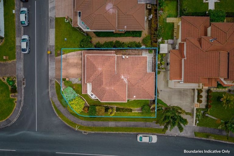 Photo of property in 1/1 Bluefin Way, West Harbour, Auckland, 0618