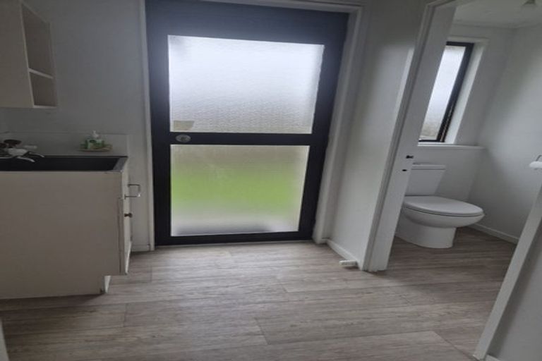 Photo of property in 1/26 Compass Place, Te Atatu Peninsula, Auckland, 0610