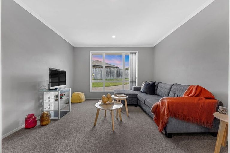 Photo of property in 9 Mcneish Place, Pokeno, 2402