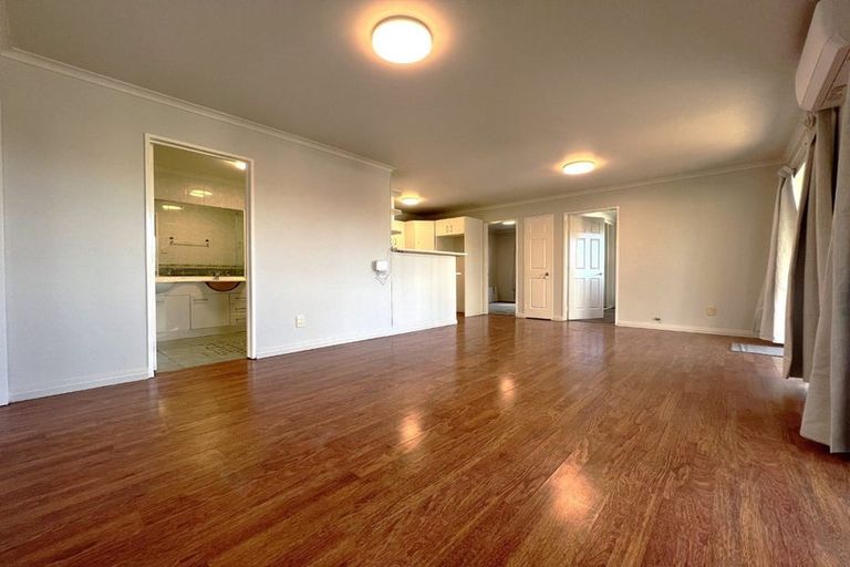 Photo of property in 7 Mcfetridge Place, Hillcrest, Auckland, 0627