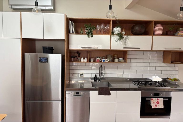 Photo of property in 246 Adelaide Road, Newtown, Wellington, 6021