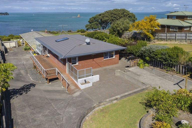 Photo of property in 1017 Whangaparaoa Road, Tindalls Beach, Whangaparaoa, 0930