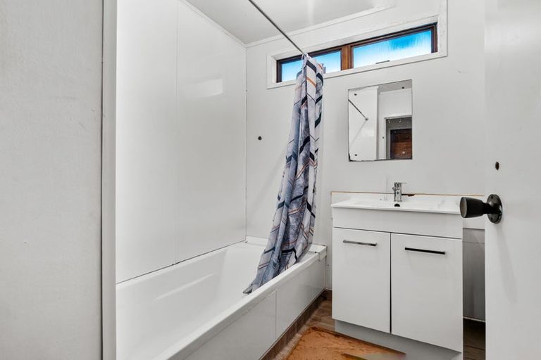 Photo of property in 1/12 Tamworth Close, Manurewa, Auckland, 2102