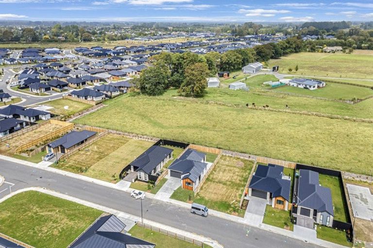 Photo of property in 35 Stackwood Avenue, Woodend, 7691