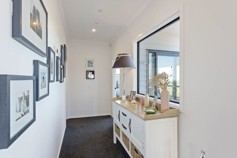 Photo of property in 6 Wilson Way, Waikanae, 5036