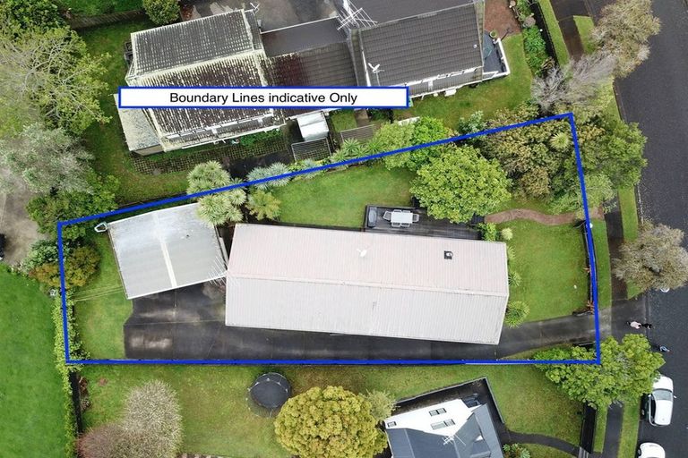 Photo of property in 12 Sandgate Avenue, Botany Downs, Auckland, 2010