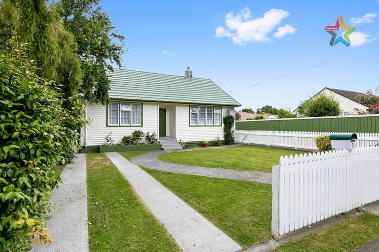 Photo of property in 32 Naenae Road, Naenae, Lower Hutt, 5011