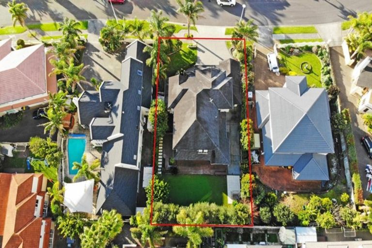 Photo of property in 5 Quedley Court, Eastern Beach, Auckland, 2012