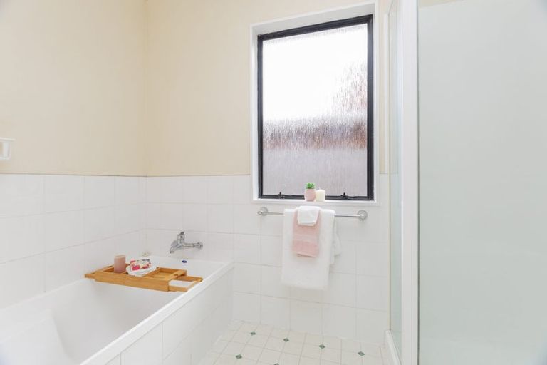 Photo of property in 8 Furlong Crescent, Churton Park, Wellington, 6037