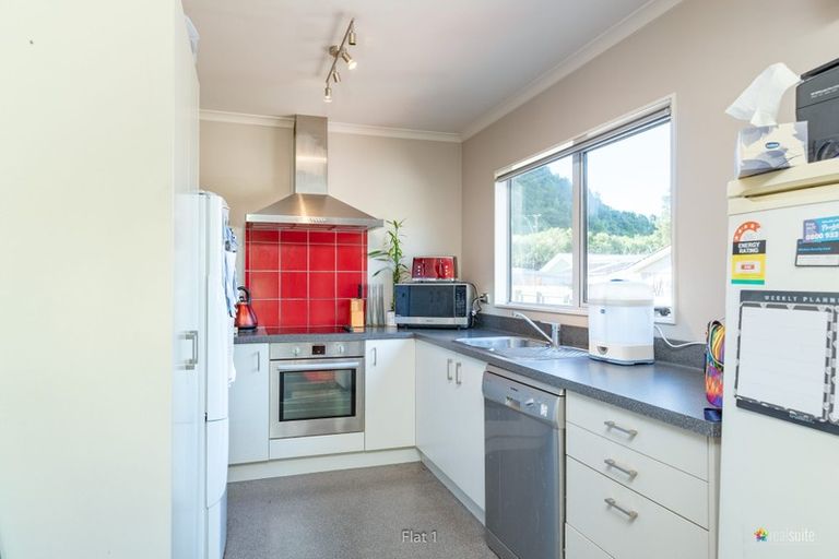 Photo of property in 6c Pokaka Street, Birchville, Upper Hutt, 5018