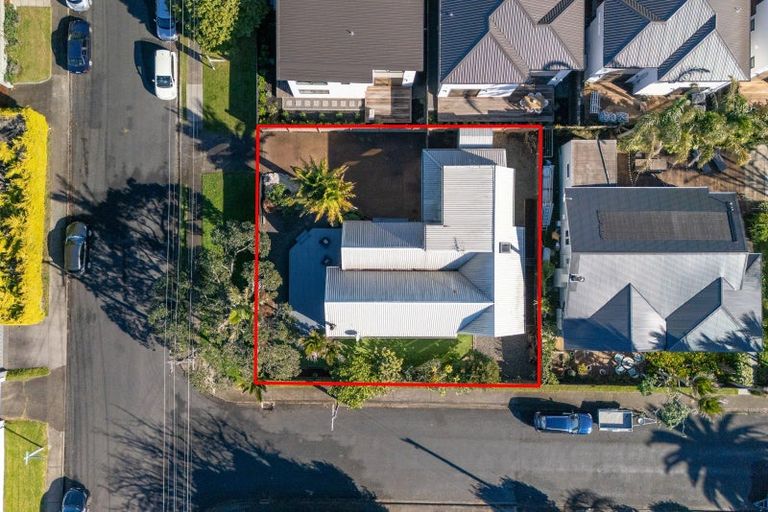 Photo of property in 2/68 Norwood Road, Bayswater, Auckland, 0622