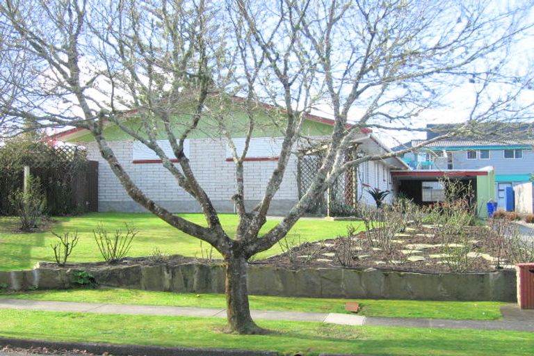Photo of property in 6 Ranfurly Place, Te Kamo, Whangarei, 0112
