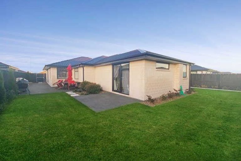 Photo of property in 14 Broadway Parade, Rolleston, 7615