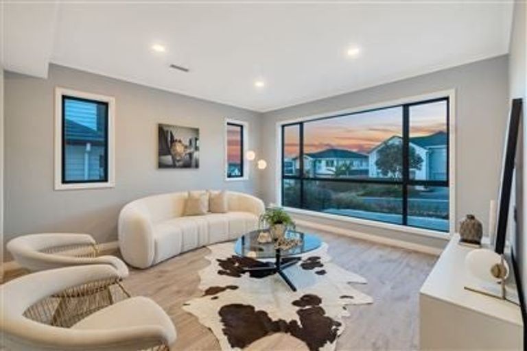 Photo of property in 62 Headland Drive, Long Bay, Auckland, 0630