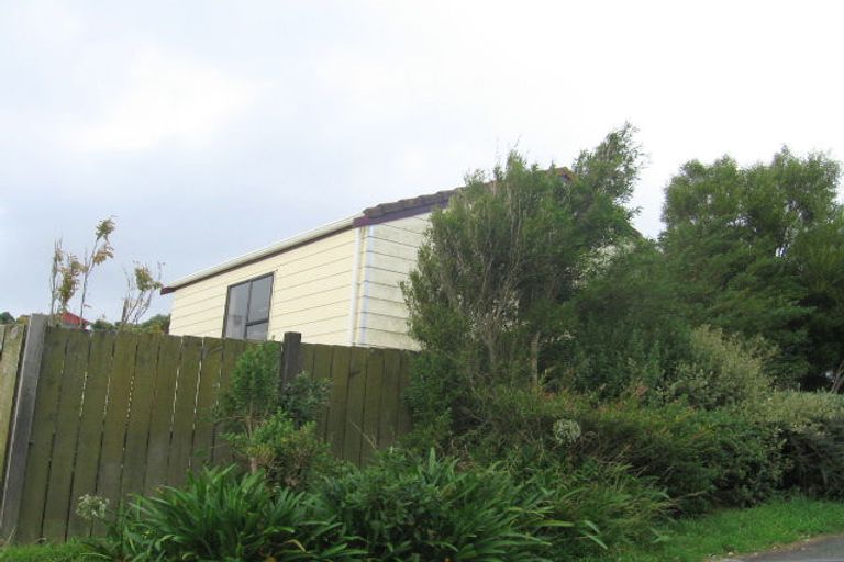Photo of property in 23 Guadeloupe Crescent, Grenada Village, Wellington, 6037