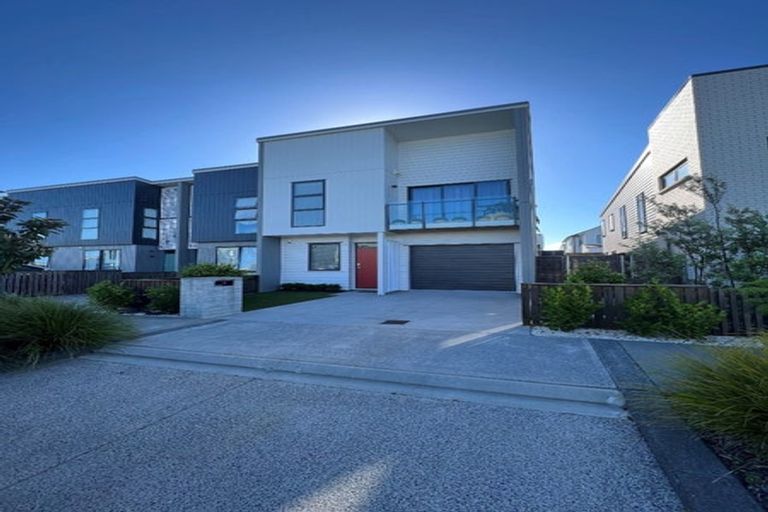 Photo of property in 16 Chaffinch Road, Hobsonville, Auckland, 0616