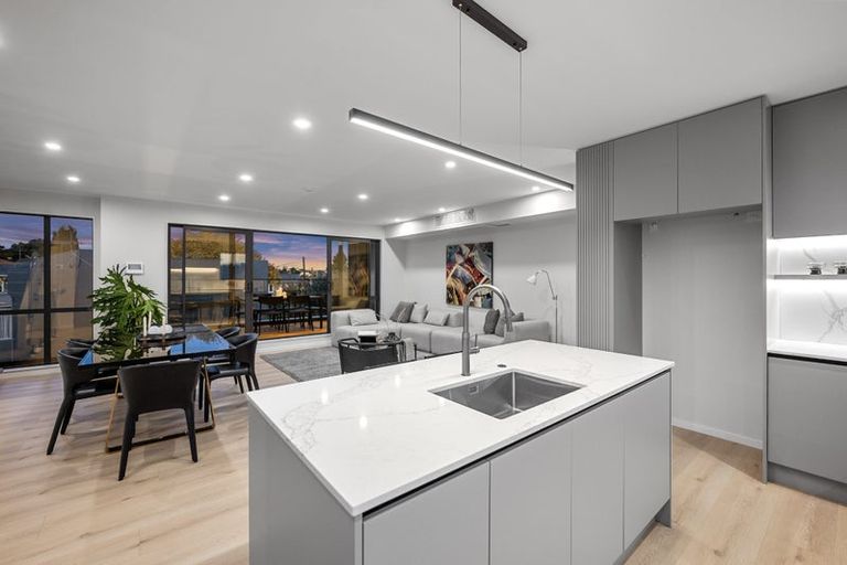 Photo of property in 13c Dominion Street, Takapuna, Auckland, 0622