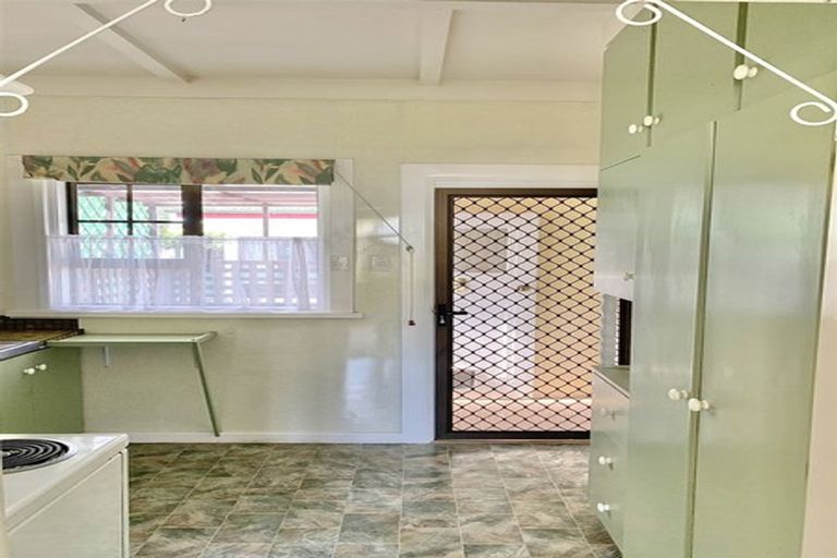 Photo of property in 16 Wallace Road, Waipukurau, 4200