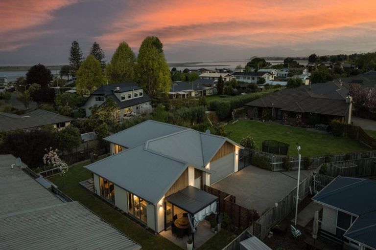 Photo of property in 3 Puketutu Grove, Motueka, 7120