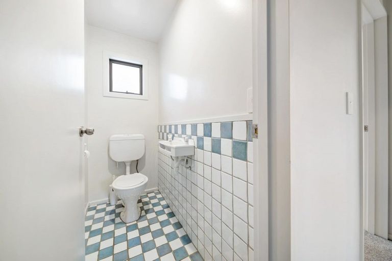 Photo of property in 83 Cedar Drive, Kelvin Heights, Queenstown, 9300