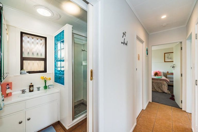 Photo of property in 18a Ngaio Road, Waikanae, 5036