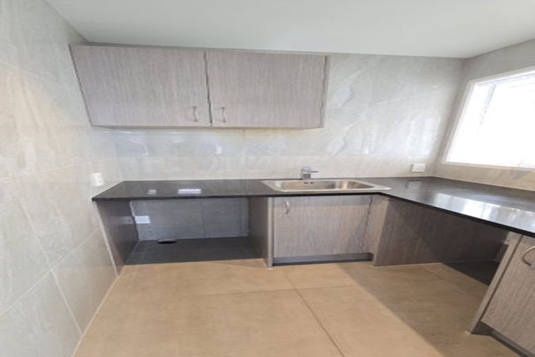 Photo of property in 68 Hutchinsons Road, Bucklands Beach, Auckland, 2014