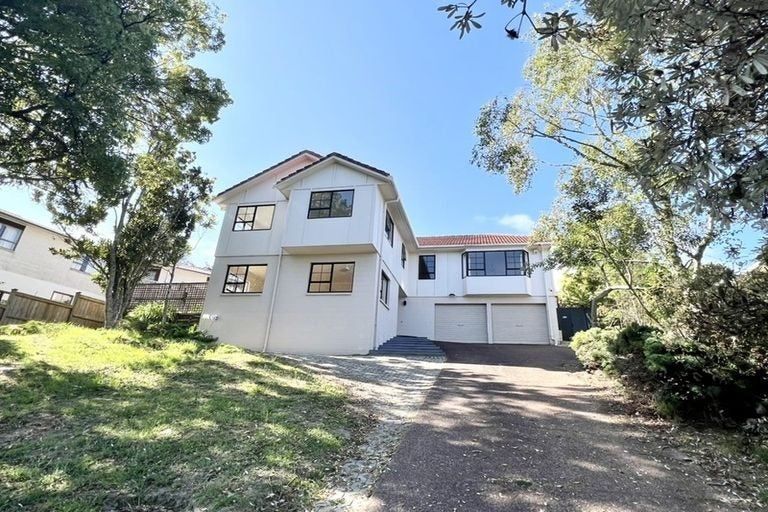 Photo of property in 31 John Downs Drive, Browns Bay, Auckland, 0630