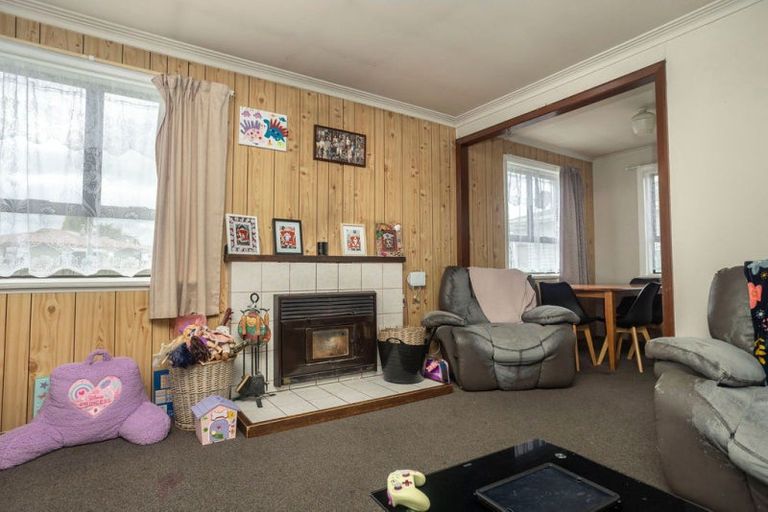 Photo of property in 56 Tennyson Street, Dannevirke, 4930