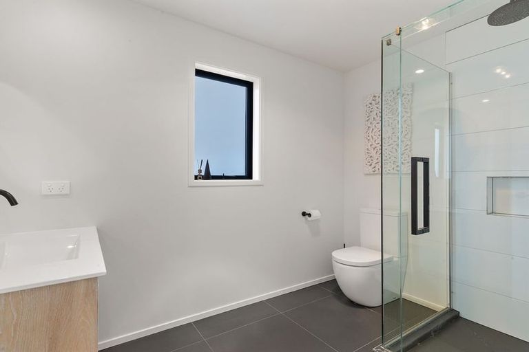 Photo of property in 13 Wheat Street, Jacks Point, Queenstown, 9371