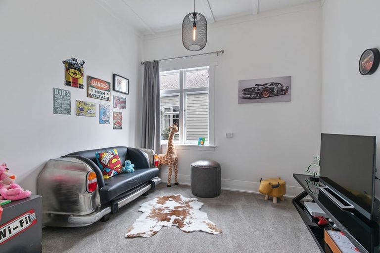 Photo of property in 61 Mount Smart Road, Onehunga, Auckland, 1061