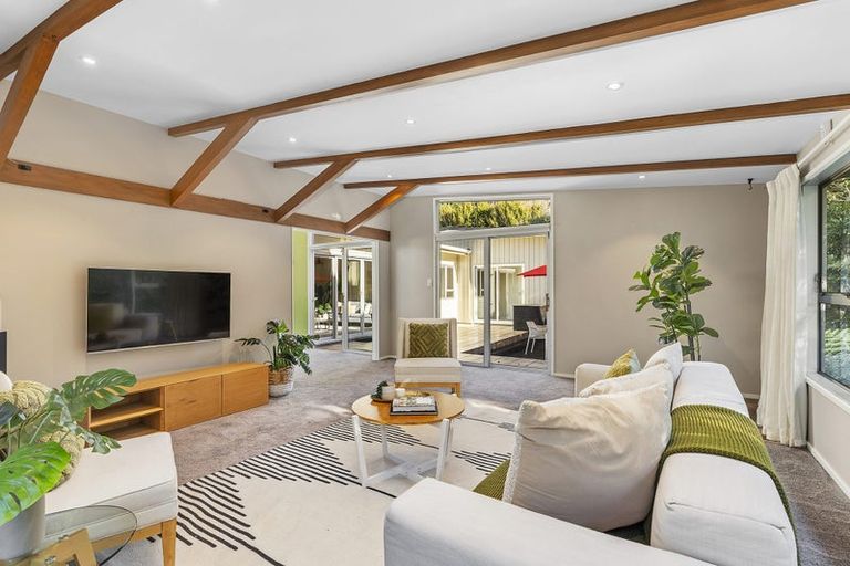 Photo of property in 100 Larsen Crescent, Tawa, Wellington, 5028