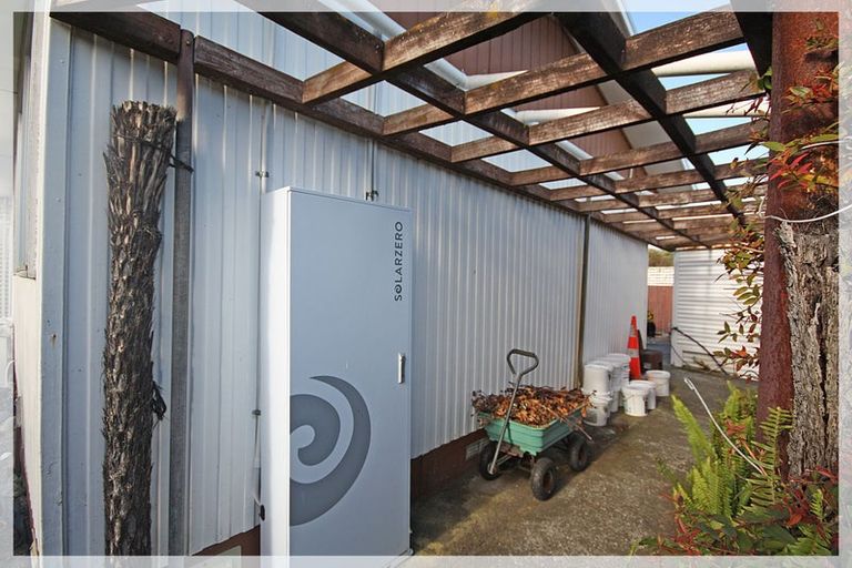 Photo of property in 12 Nuku Street, Tangimoana, 4822