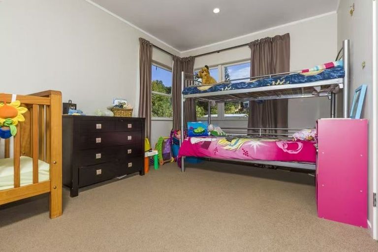 Photo of property in 12 Halberg Street, Glenfield, Auckland, 0629