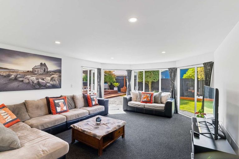 Photo of property in 53 Broadhaven Avenue, Parklands, Christchurch, 8083