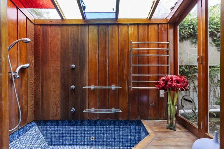 Photo of property in 25 Princes Street, Northcote Point, Auckland, 0627