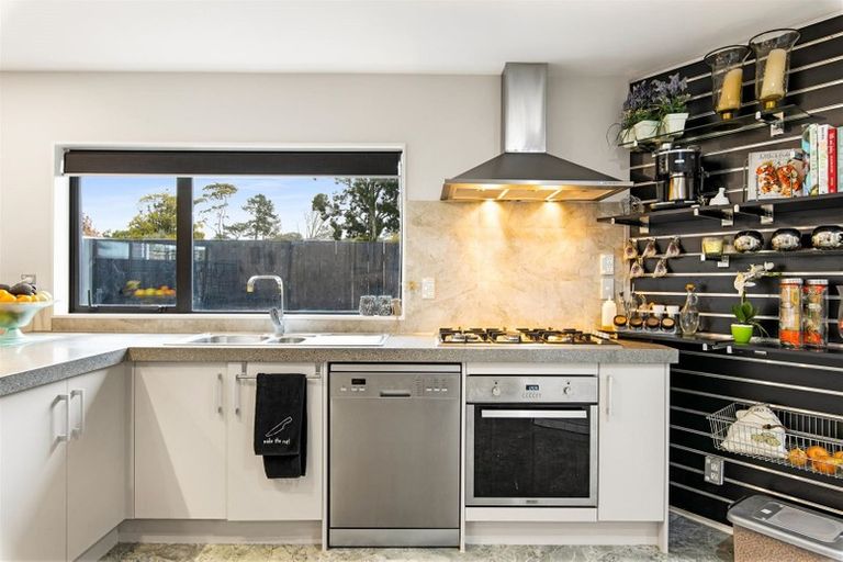 Photo of property in 18c Riverpark Crescent, Henderson, Auckland, 0610