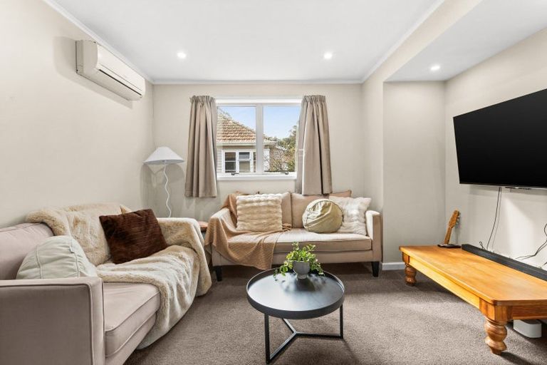 Photo of property in 2 Main Street, Hospital Hill, Napier, 4110