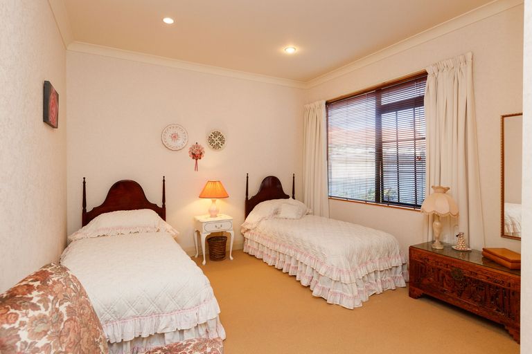 Photo of property in 7 Heritage Place, Terrace End, Palmerston North, 4410