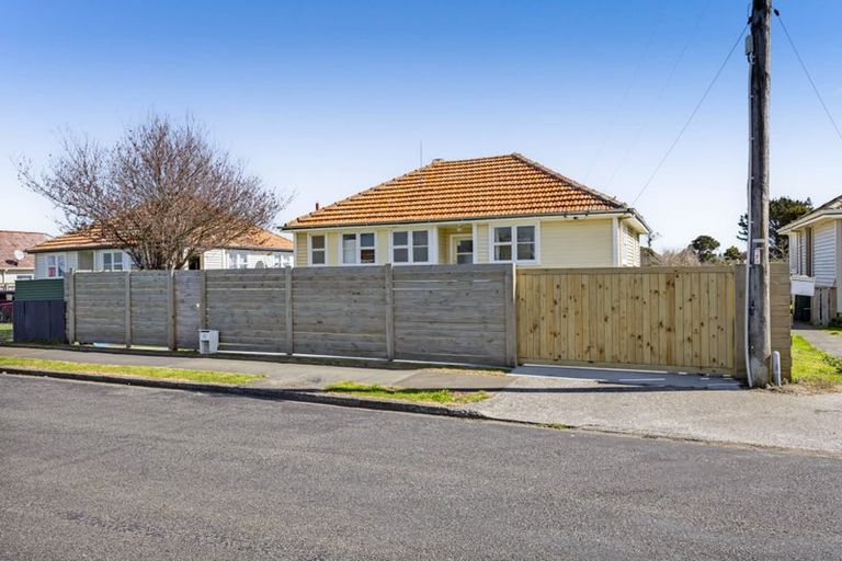 Photo of property in 31 Wilson Street, Waverley, 4510