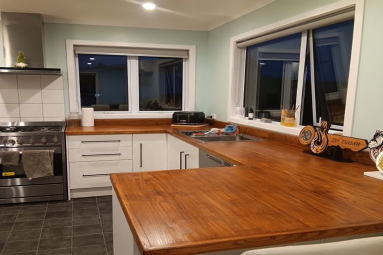 Photo of property in 19 Radiata Grove, Brown Owl, Upper Hutt, 5018