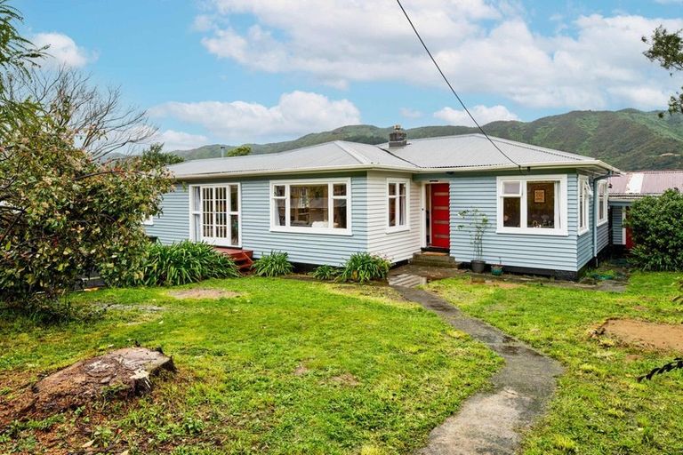 Photo of property in 168 Wellington Road, Wainuiomata, Lower Hutt, 5014