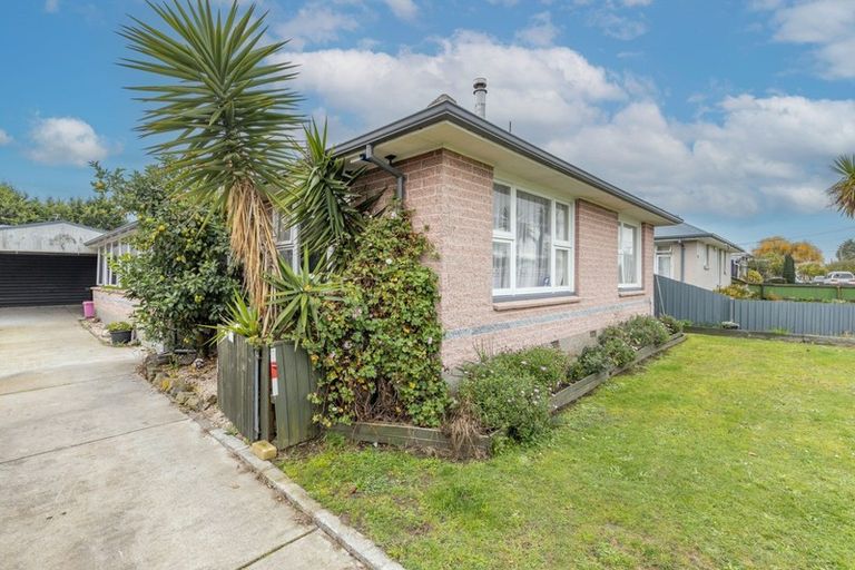 Photo of property in 52 Lyndhurst Crescent, Aranui, Christchurch, 8061