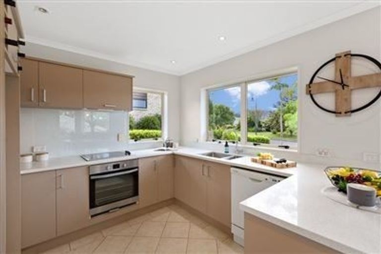 Photo of property in 9 Ashmore Drive, Frankleigh Park, New Plymouth, 4310