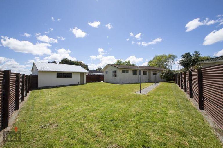 Photo of property in 37 Humphries Place, Awapuni, Palmerston North, 4412