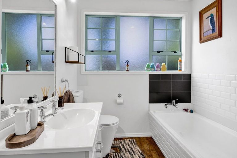 Photo of property in 17 Konini Street, Inglewood, 4330