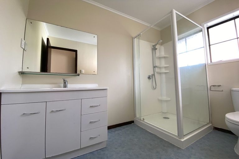 Photo of property in 1/150a Prince Regent Drive, Half Moon Bay, Auckland, 2012