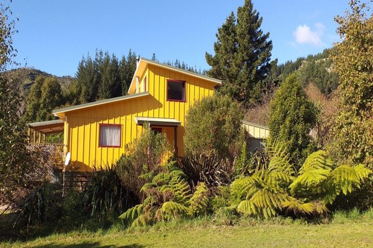Photo of property in 69 Matenga Road, Ligar Bay, Takaka, 7183