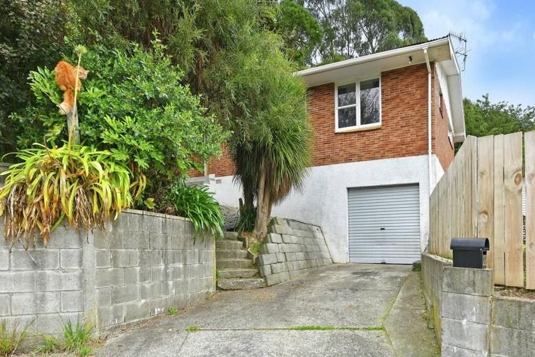 Photo of property in 22 Holborn Drive, Stokes Valley, Lower Hutt, 5019